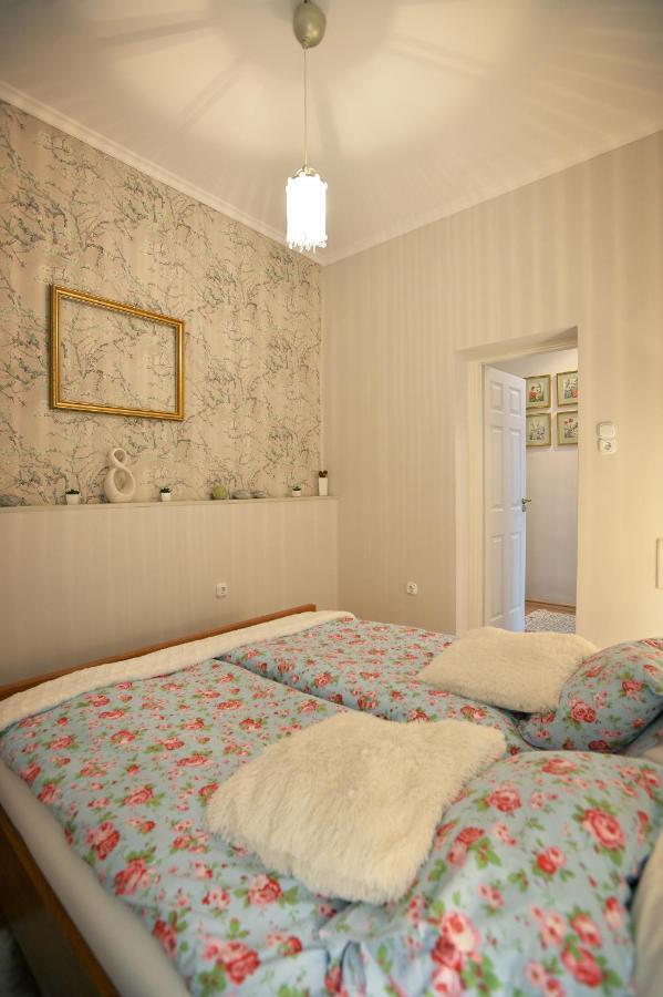 Apartman Janicsár Garden *