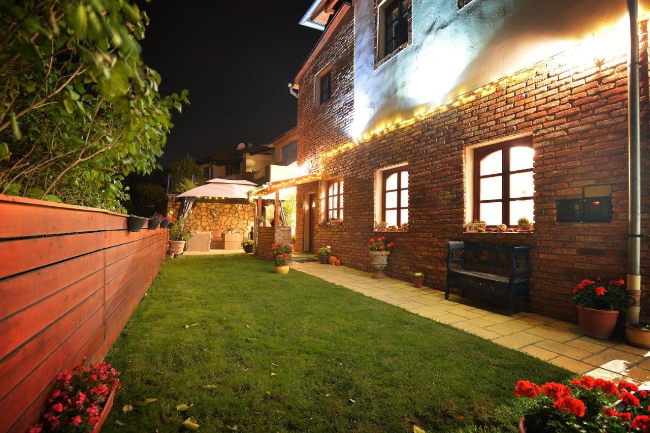 Janicsár Garden Apartman *