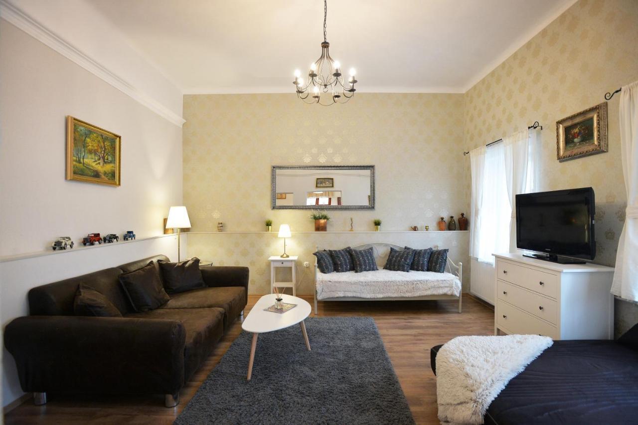 Apartman Janicsár Garden *