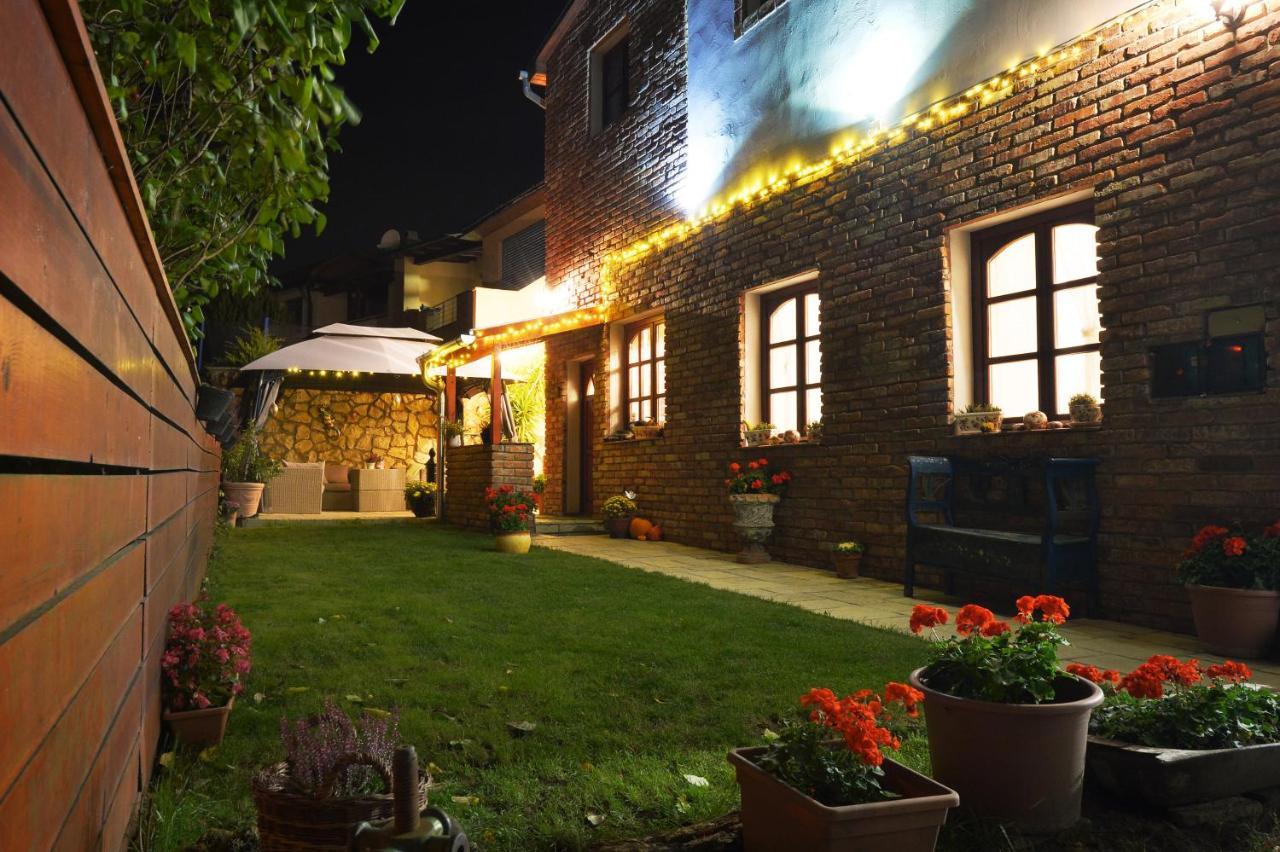 Janicsár Garden *